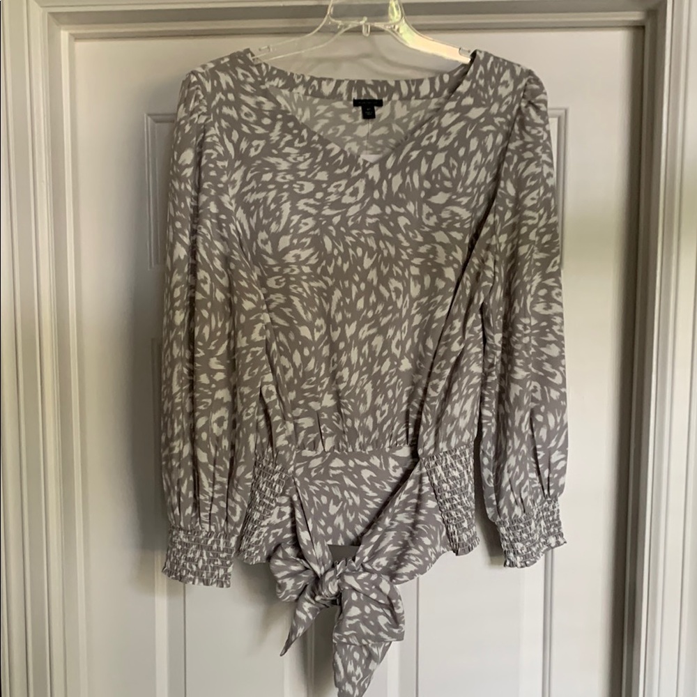 Ann Taylor Gray and White Tie Front Blouse